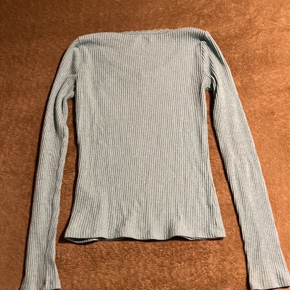Girl light blue Abercrombie Kids shirt - Picture 4 of 4